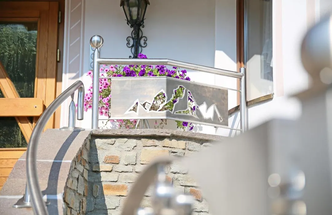 Pension Alpenhof B&B-1
